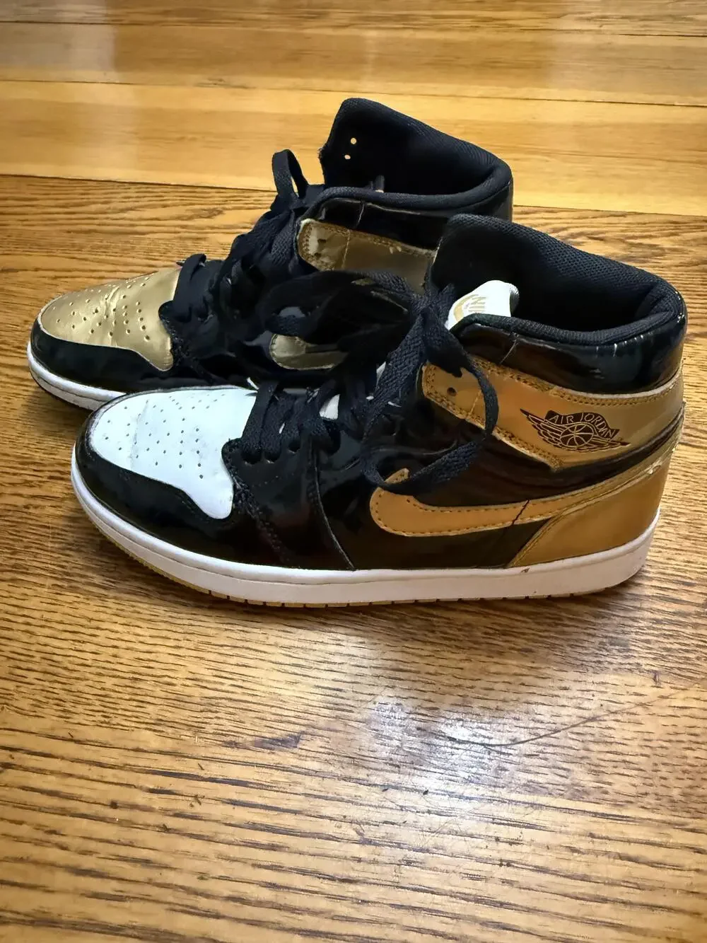 Nike Air Jordan 1 Retro High OG Shoes Mens Size 8.5 Black Gold Toe 861428-001 OG